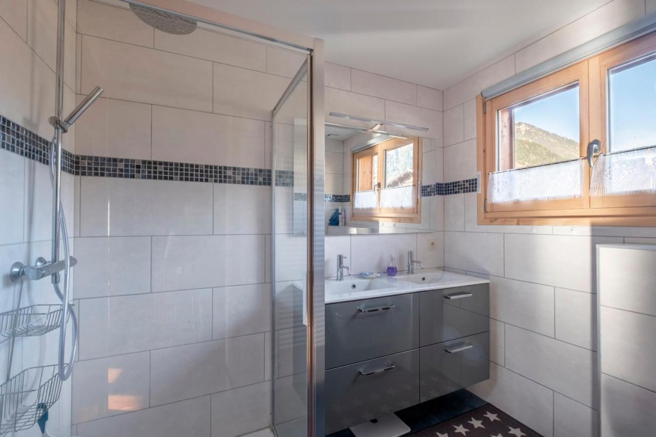 Family Cottage With Balcony In Chamonix Bagian luar foto
